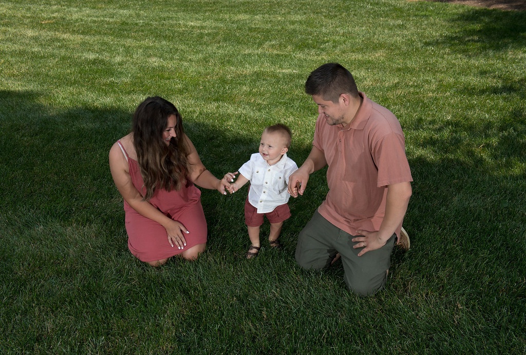 happy-family-baby-grass-1