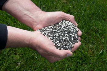 Granular lawn fertilizer