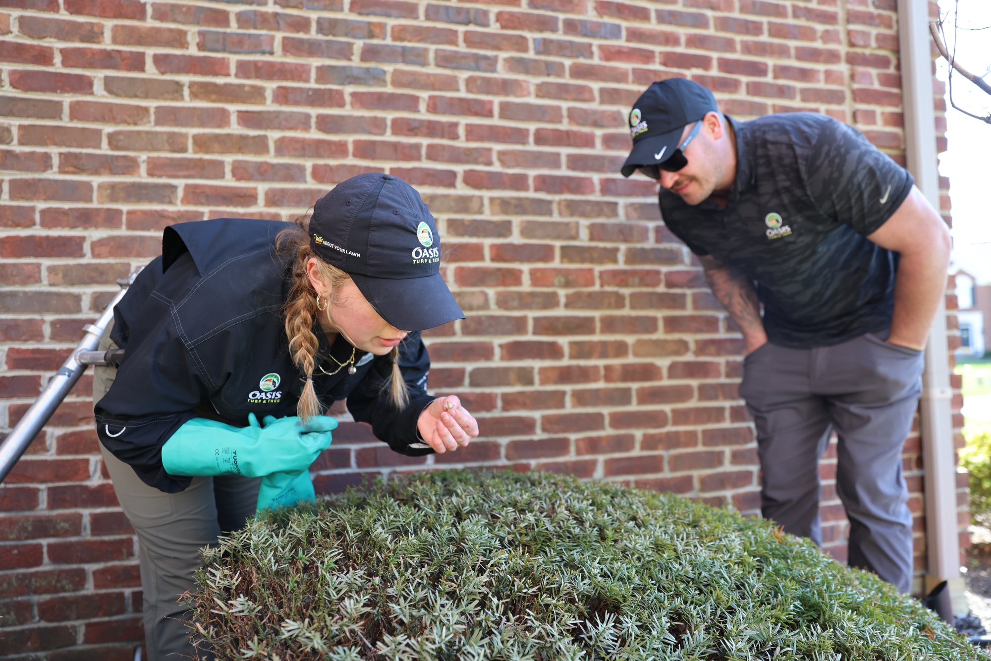 Sonia_Adam_LookingAtShrub_6